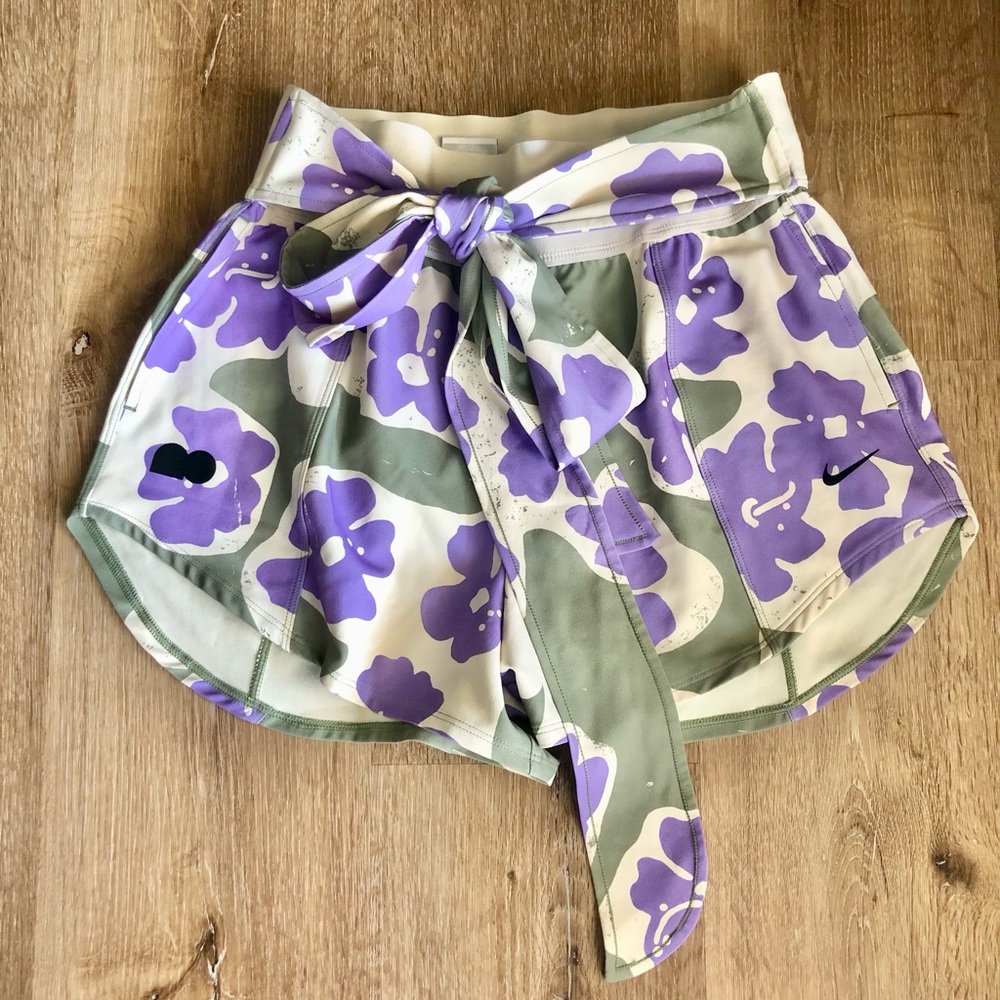Nike Naomi Osaka Women's Printed Shorts, Oil Green/Black